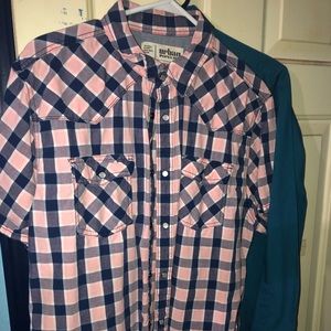 Men’s pink and blue button down